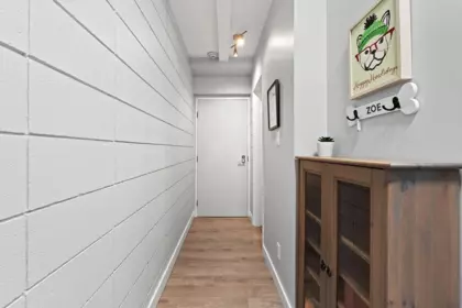 Hallway Photo of 201 341 Mahon Avenue, North Vancouver, BC