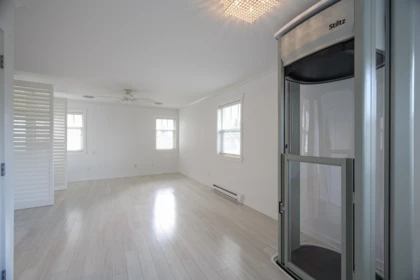 Hallway Photo of 9 4780 55b Street, Delta, BC
