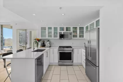 2303 1225 Richards Street, Vancouver, BC, Vancouver — Apartment/Condo for sale