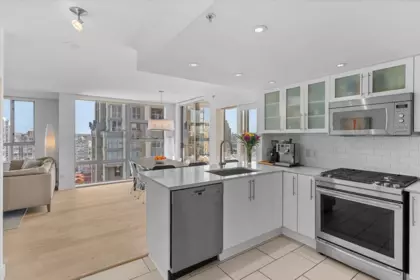 2303 1225 Richards Street, Vancouver, BC, Vancouver — Apartment/Condo for sale