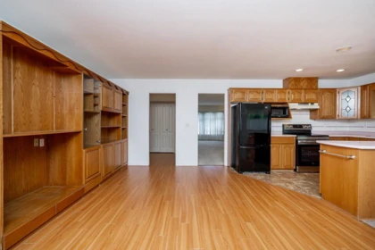 Walk-In Closet Photo of 6128 185b Street, Surrey, BC