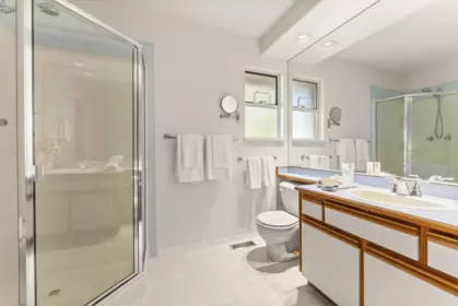 Mudroom Photo of 832 165 Street, Surrey, BC