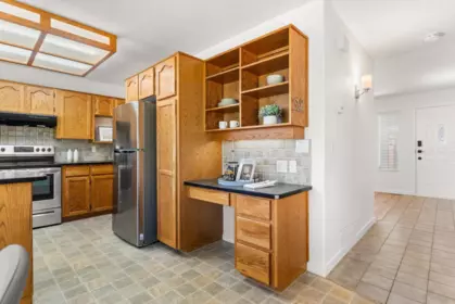 Walk-In Closet Photo of 832 165 Street, Surrey, BC