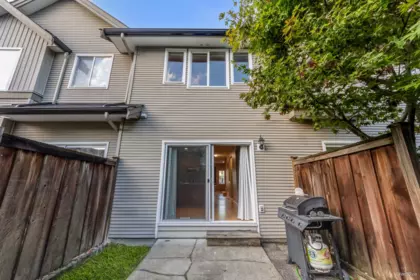 48 12677 63 Avenue, Surrey, BC, Surrey — Townhouse for sale