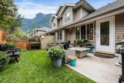 23 1175 7th Avenue, Hope, BC, Hope — Townhouse for sale