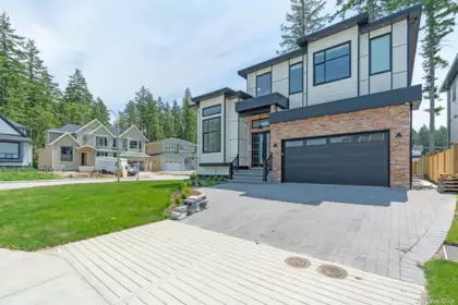 19774 33 Avenue, Langley, BC, Langley — Single Family Residence for sale