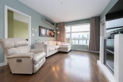 312 4570 Hastings Street, Burnaby, BC, Burnaby — Apartment/Condo for sale
