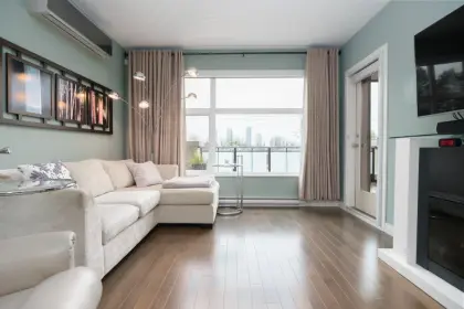 312 4570 Hastings Street, Burnaby, BC, Burnaby — Apartment/Condo for sale