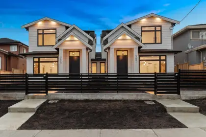 5829 Neville Street, Burnaby, BC, Burnaby — Half Duplex for sale