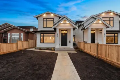5829 Neville Street, Burnaby, BC, Burnaby — Half Duplex for sale