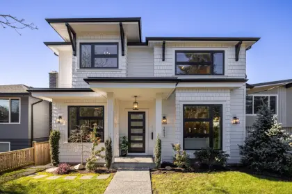 1621 Ridgeway Avenue, North Vancouver, BC, North vancouver — Single Family Residence for sale