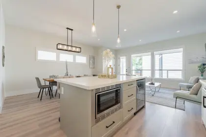 16745 20 Avenue, Surrey, BC, Surrey — Single Family Residence for sale