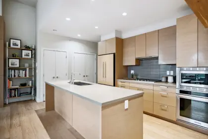 516 3606 Aldercrest Drive, North Vancouver, BC, North vancouver — Apartment/Condo for sale