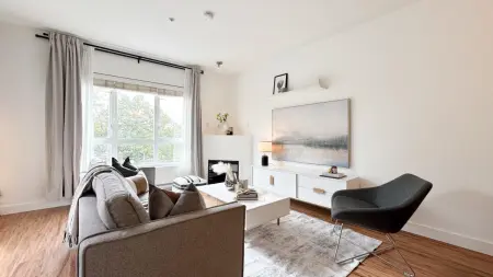 301 7655 Edmonds Street, Burnaby, BC, Burnaby — Apartment/Condo for sale