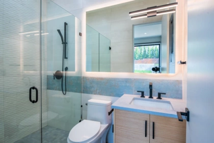 Hallway Photo of 6192 Elgin Avenue, Burnaby, BC