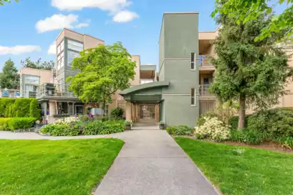 202 22277 122 Avenue, Maple Ridge, BC, Maple Ridge — Apartment/Condo for sale