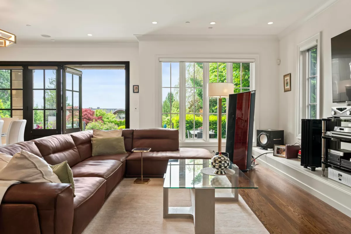 Bedroom 4 Photo of 1075 Groveland Road, West Vancouver, BC