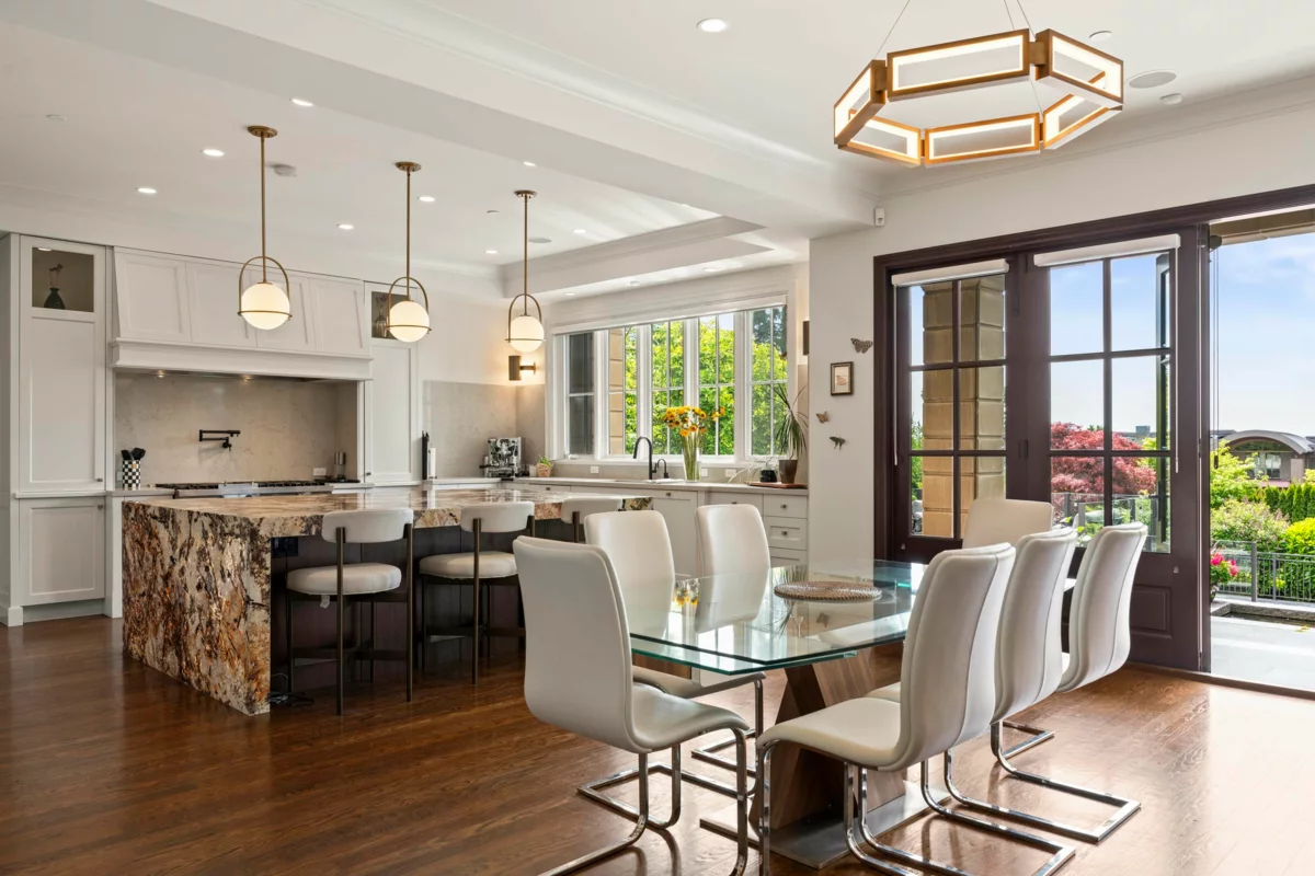 Breakfast Nook Photo of 1075 Groveland Road, West Vancouver, BC