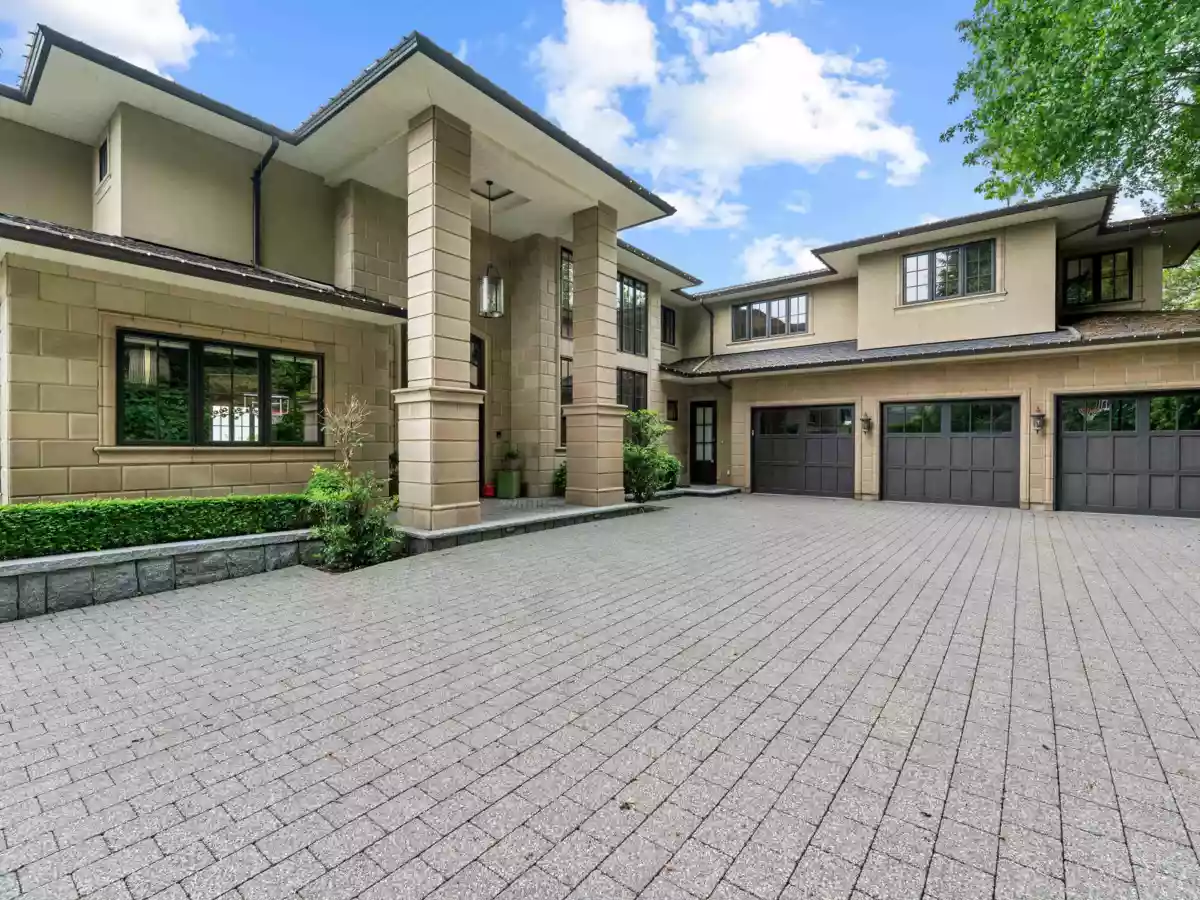 Fitness Center Photo Near 1075 Groveland Road, West Vancouver, BC