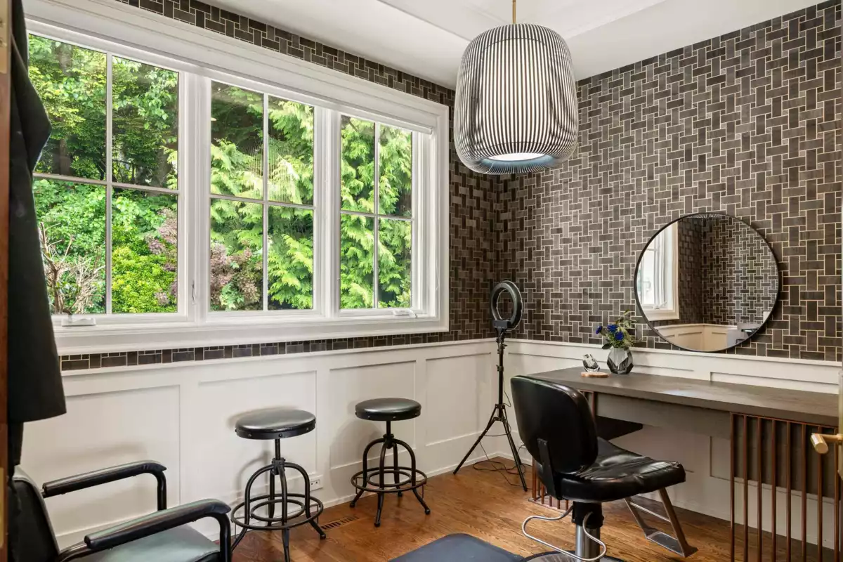 Garden / Landscaping Photo of 1075 Groveland Road, West Vancouver, BC