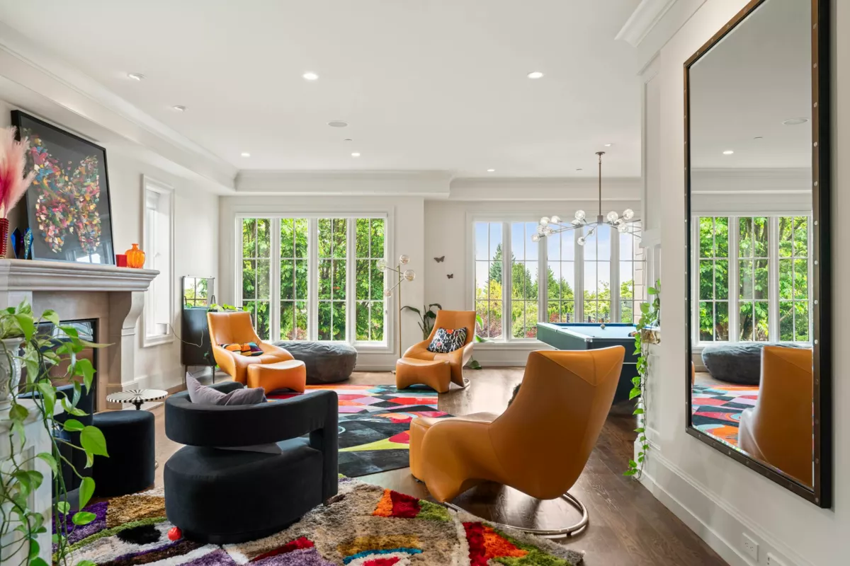 Kitchen Island Photo of 1075 Groveland Road, West Vancouver, BC