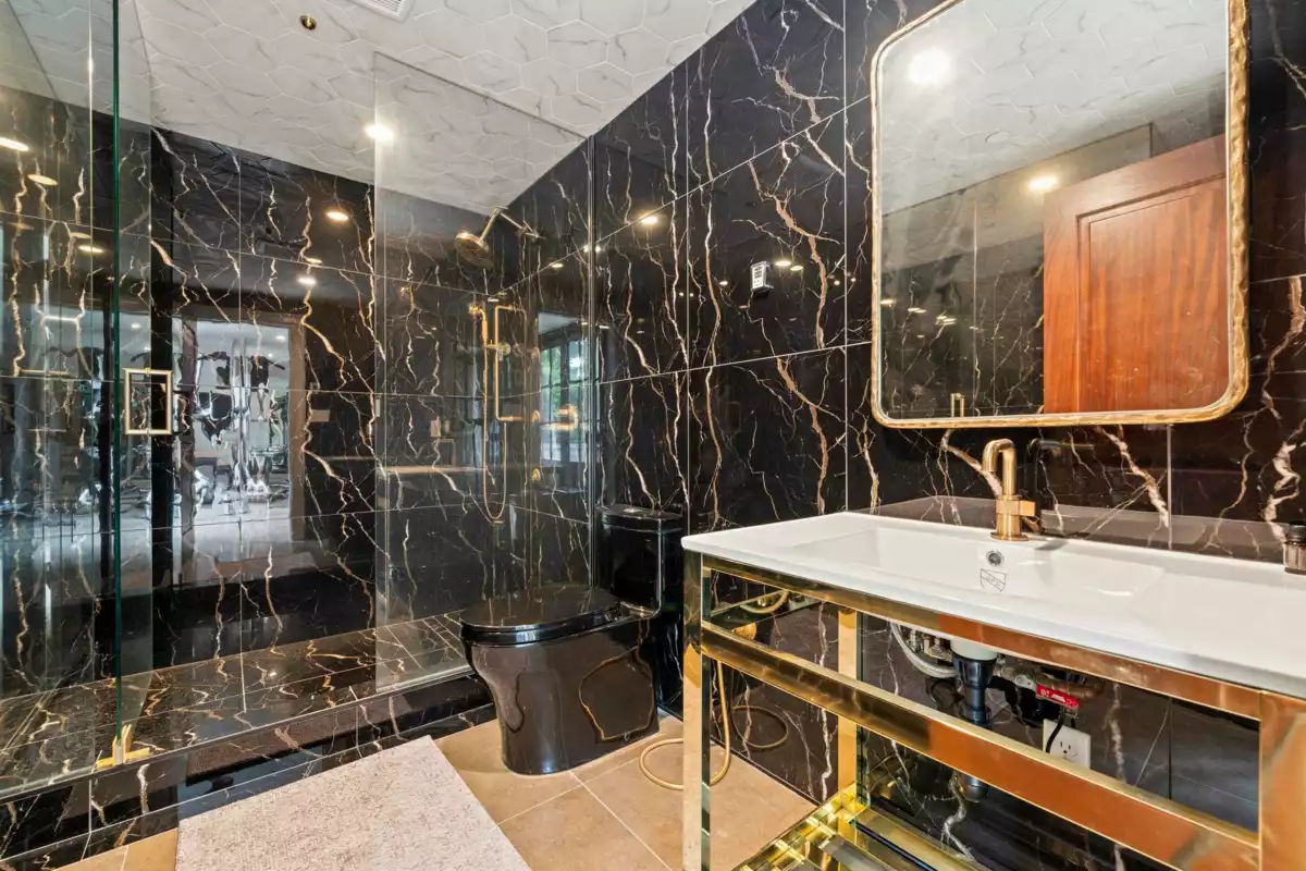 Outdoor Patio Photo of 1075 Groveland Road, West Vancouver, BC