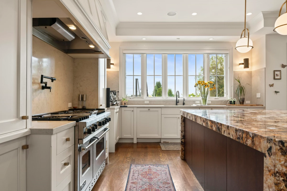 Primary Bedroom Photo of 1075 Groveland Road, West Vancouver, BC