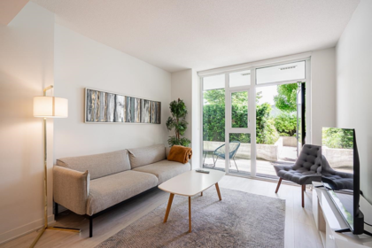 102 1401 Hunter Street, North Vancouver, BC, North Vancouver — Apartment/Condo for sale