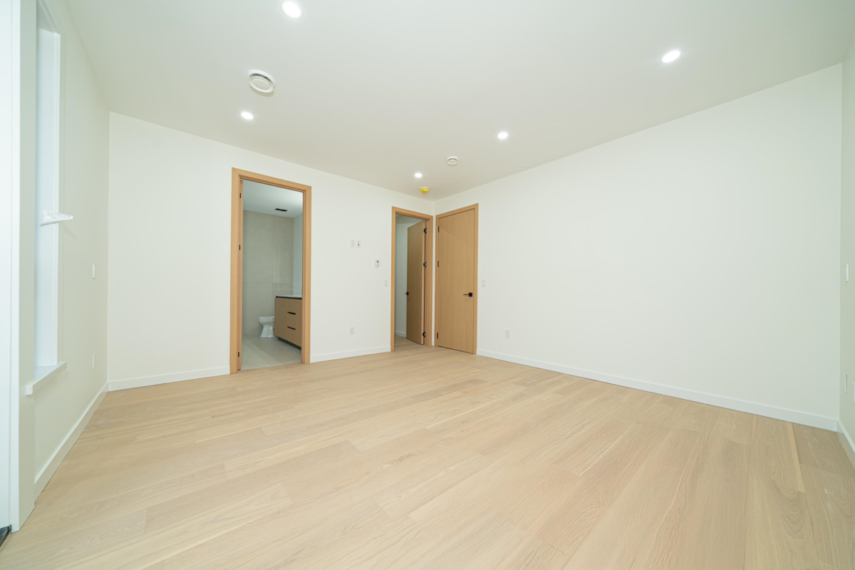 Basement Recreation Room Photo of 2 5091 Buxton Street, Burnaby, BC
