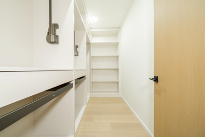 Hallway Photo of 2 5091 Buxton Street, Burnaby, BC