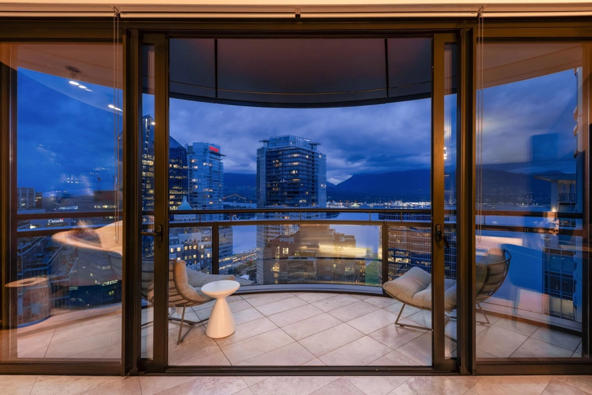 Backyard Photo of 3006 838 W Hastings Street, Vancouver, BC