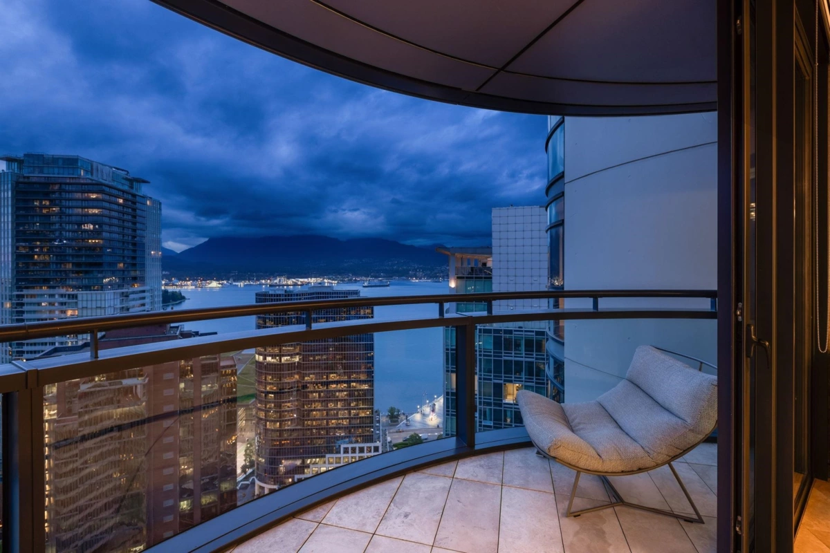 Front Yard Photo of 3006 838 W Hastings Street, Vancouver, BC