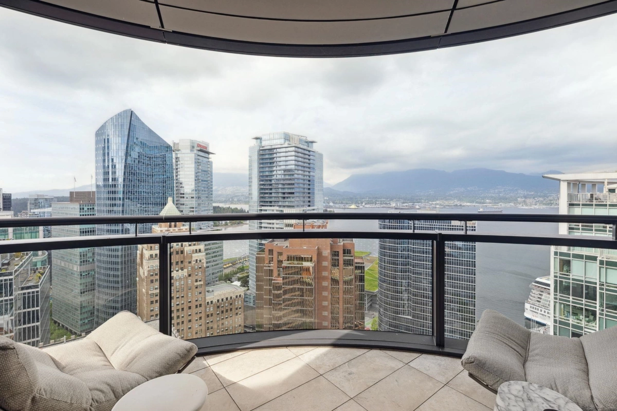 Kitchen Island Photo of 3006 838 W Hastings Street, Vancouver, BC