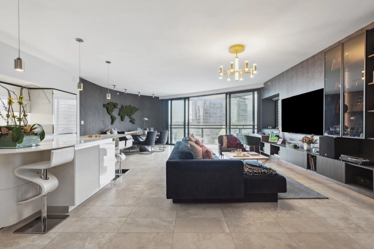 Living Room Photo of 3006 838 W Hastings Street, Vancouver, BC