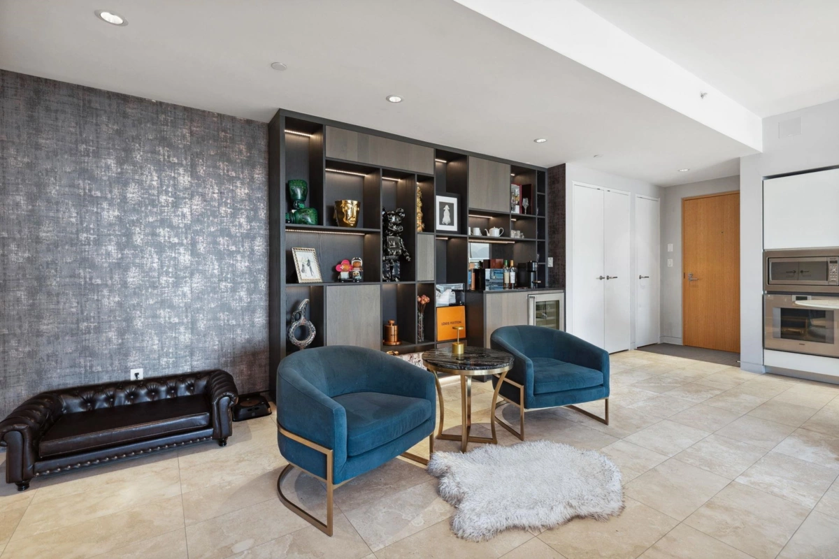 Walk-In Closet Photo of 3006 838 W Hastings Street, Vancouver, BC