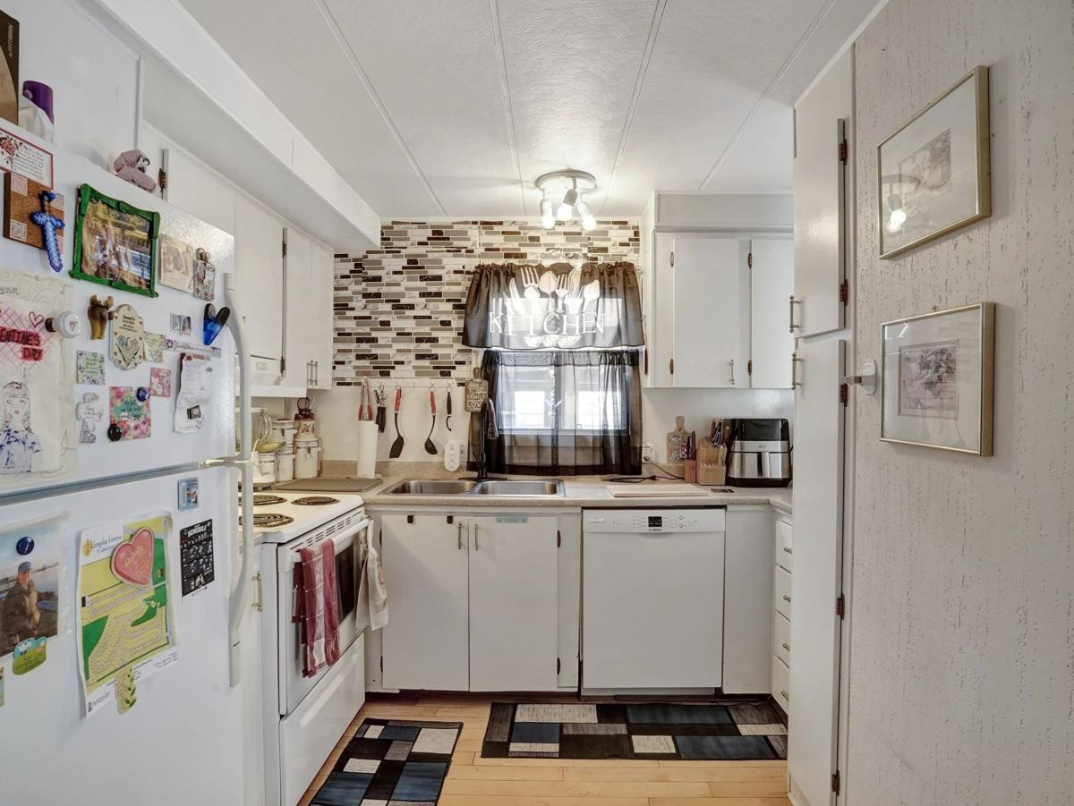 Basement Recreation Room Photo of 28 24330 Fraser Highway, Langley, BC