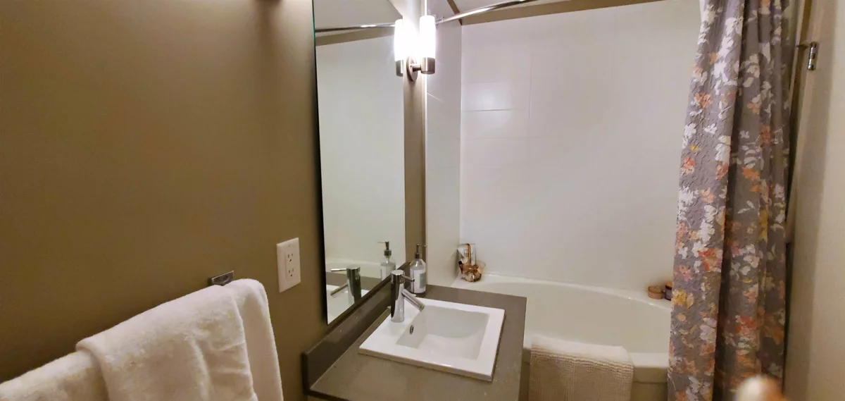 Guest Bathroom Photo of 409 2242 Whatcom Road, Abbotsford, BC