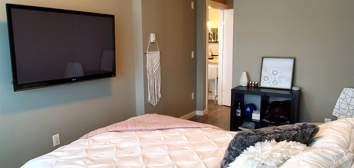 Walk-In Closet Photo of 409 2242 Whatcom Road, Abbotsford, BC