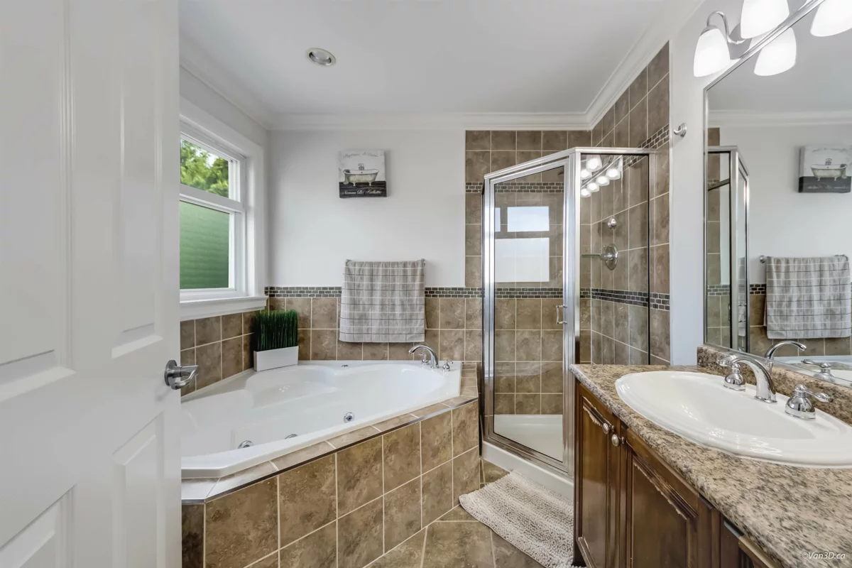 Basement Recreation Room Photo of 7506 143c Street, Surrey, BC