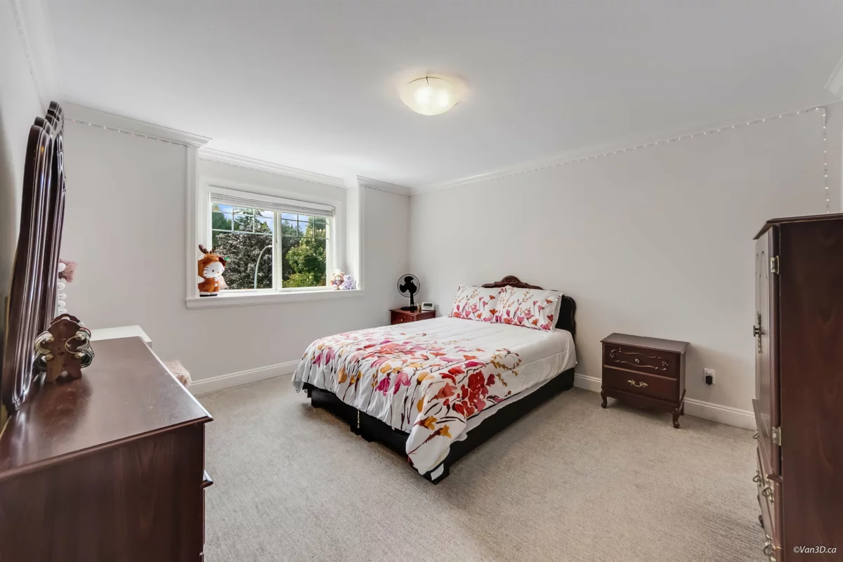 Entry Foyer Photo of 7506 143c Street, Surrey, BC