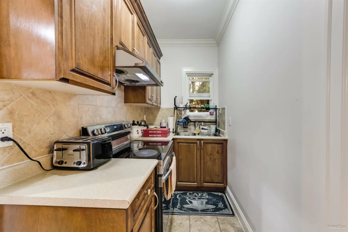 Guest Bathroom Photo of 7506 143c Street, Surrey, BC