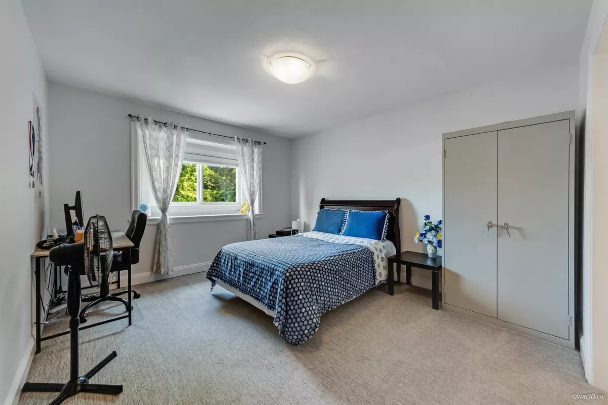 Laundry Room Photo of 7506 143c Street, Surrey, BC