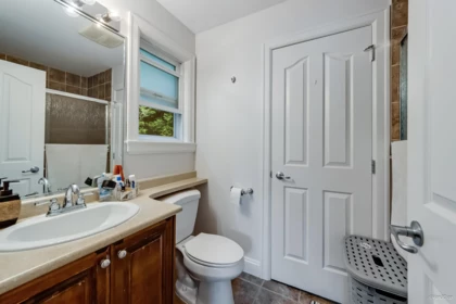 Mudroom Photo of 7506 143c Street, Surrey, BC