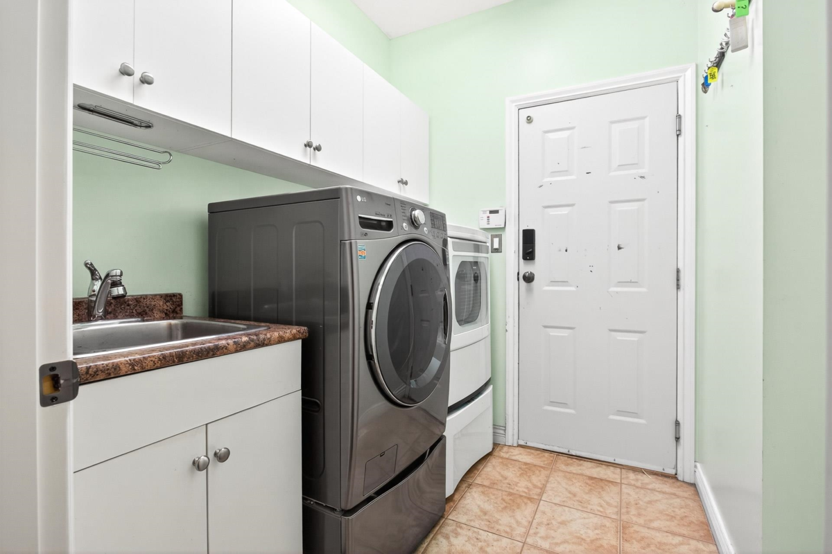 Garage Interior Photo of 6000 Hunter Creek Crescent, Chilliwack, BC