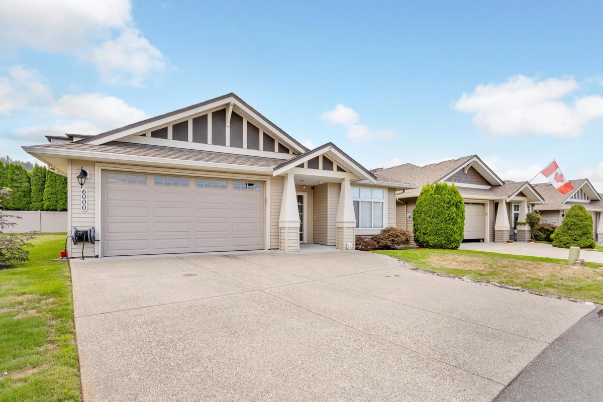 Living Room Photo of 6000 Hunter Creek Crescent, Chilliwack, BC