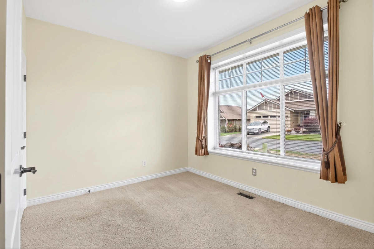 Powder Room Photo of 6000 Hunter Creek Crescent, Chilliwack, BC