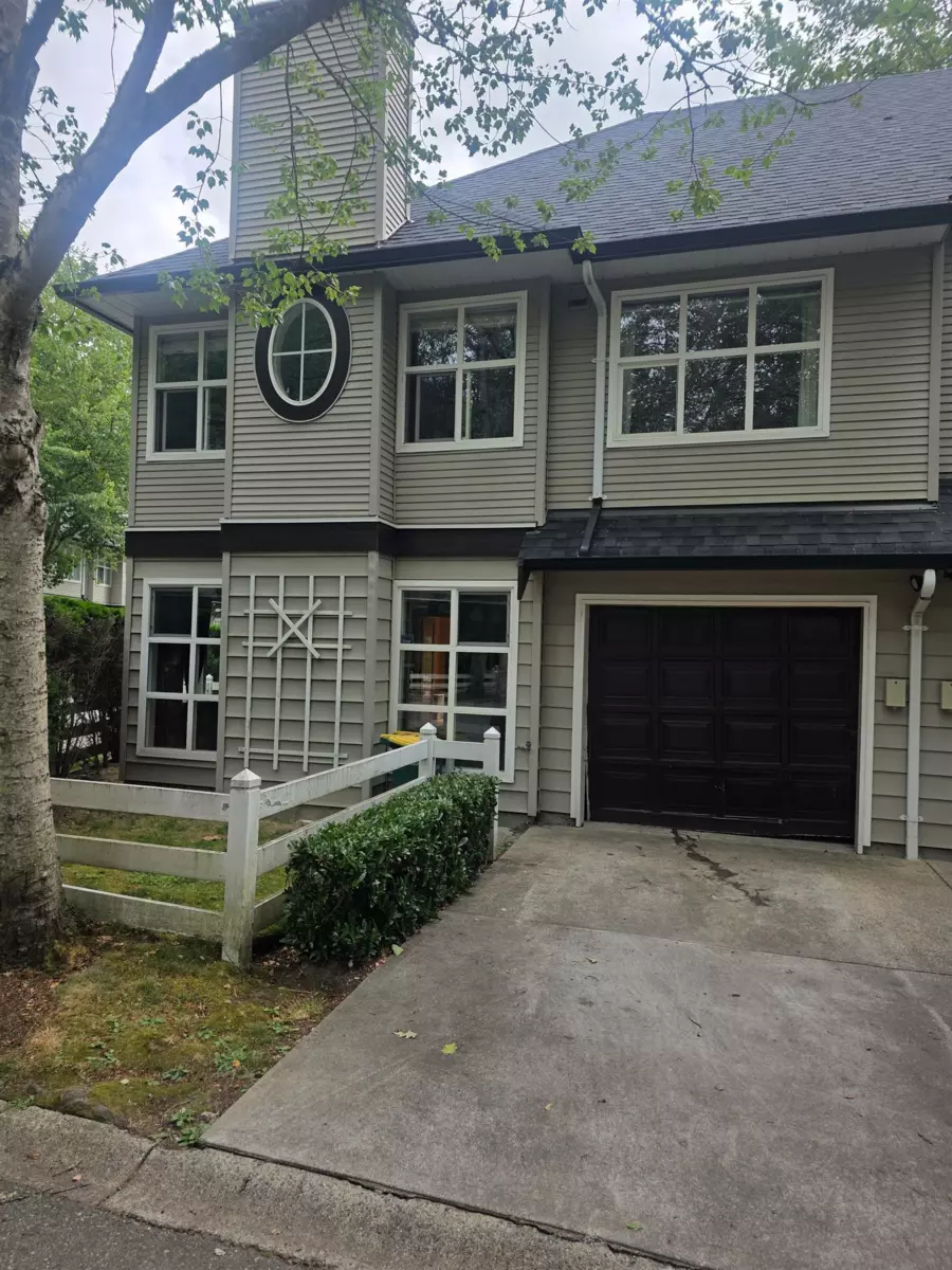 Living Room Photo of 55 11757 236 Street, Maple Ridge, BC
