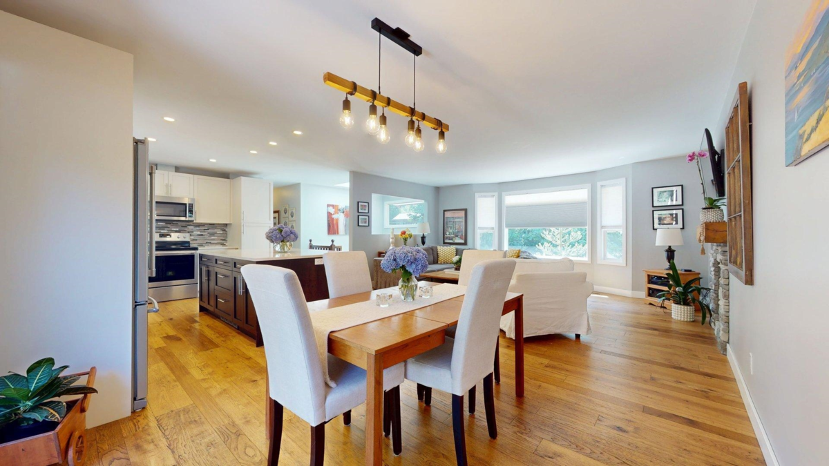 Dining Area Photo of 38549 Westway Avenue, Squamish, BC