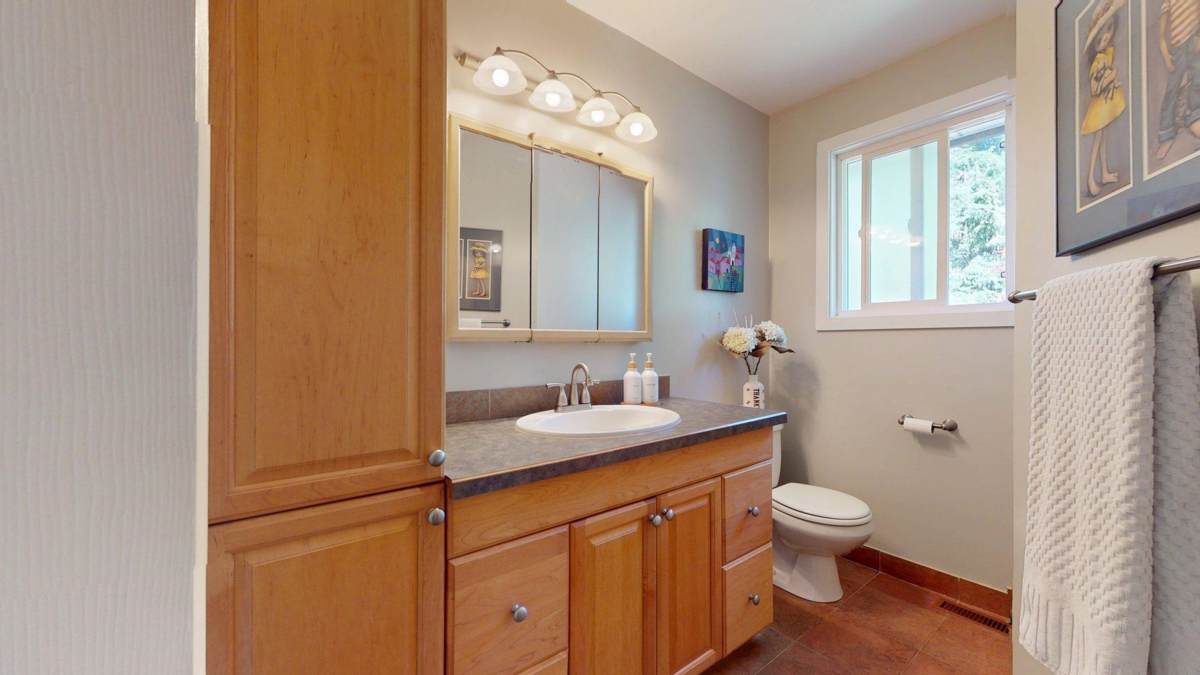 Kitchen Island Photo of 38549 Westway Avenue, Squamish, BC