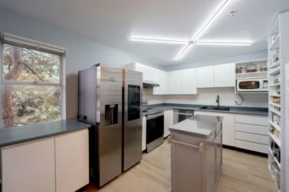 Kitchen Island Photo of 21 7345 Sandborne Avenue, Burnaby, BC